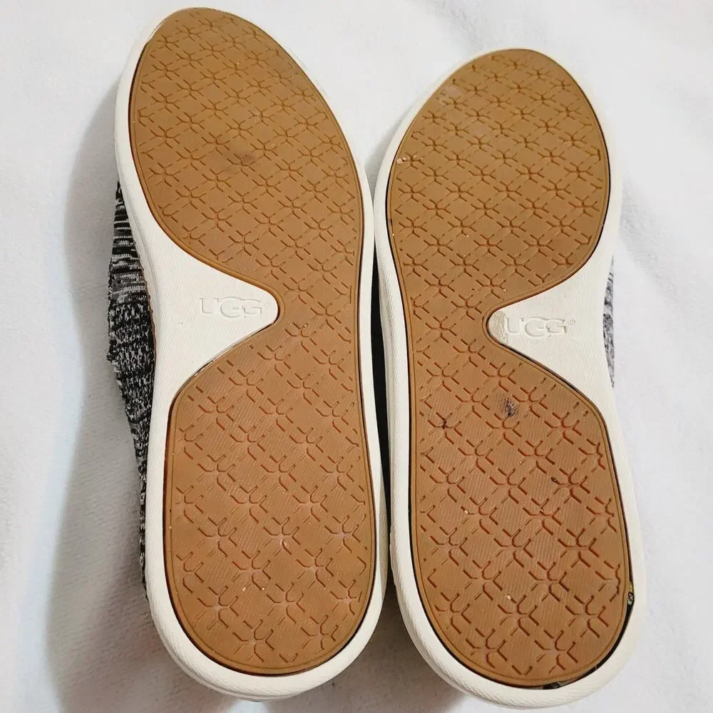 Ugg Womens Sammy black and white slip on casual shoes size 12